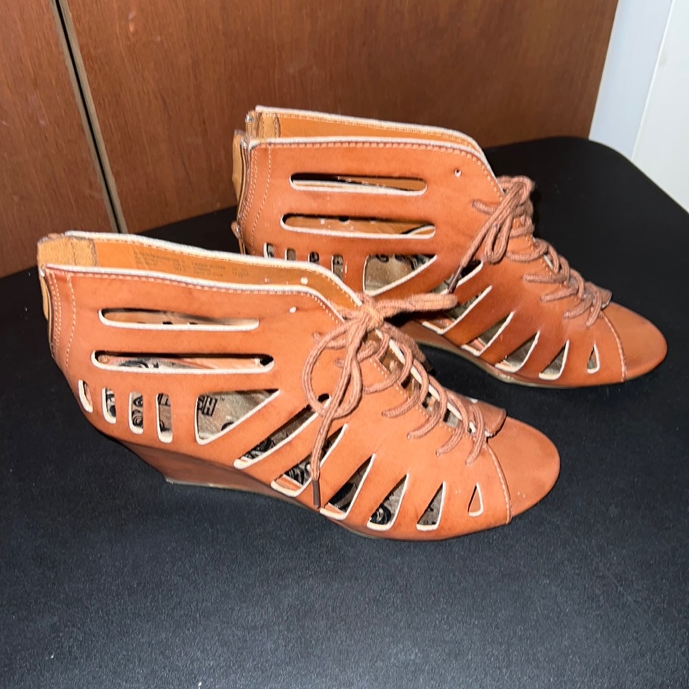 Wedges - Picture 2 of 4